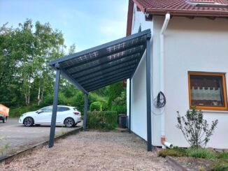 Neues Carport am Haus